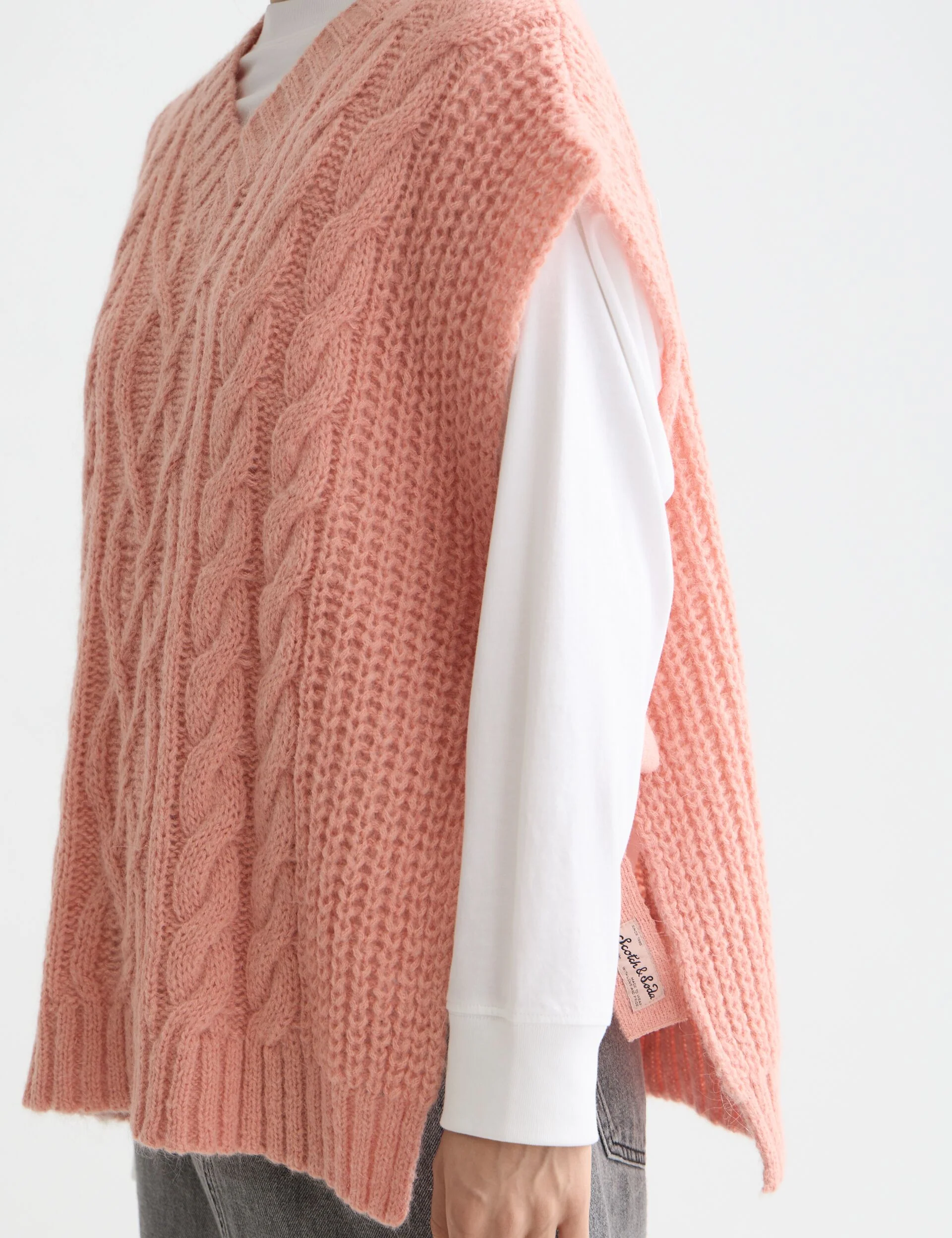 Cable stitch spencer - Image 4