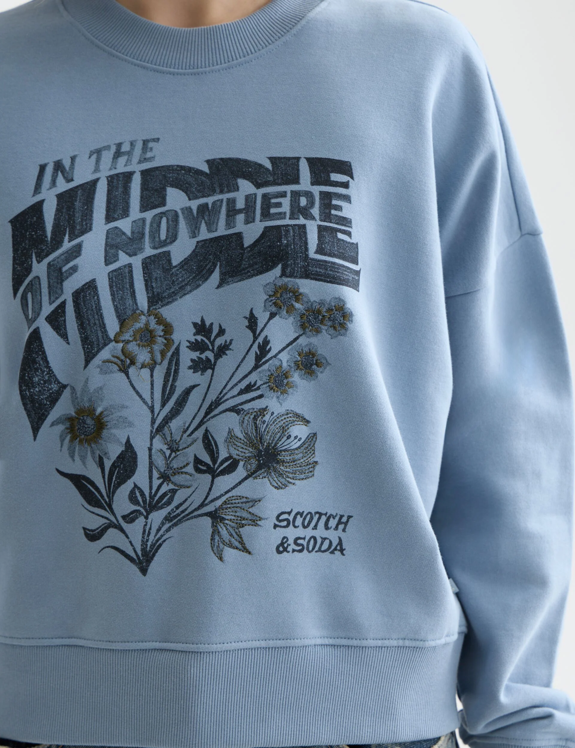 Chest artwork relaxed sweatshirt - Image 4