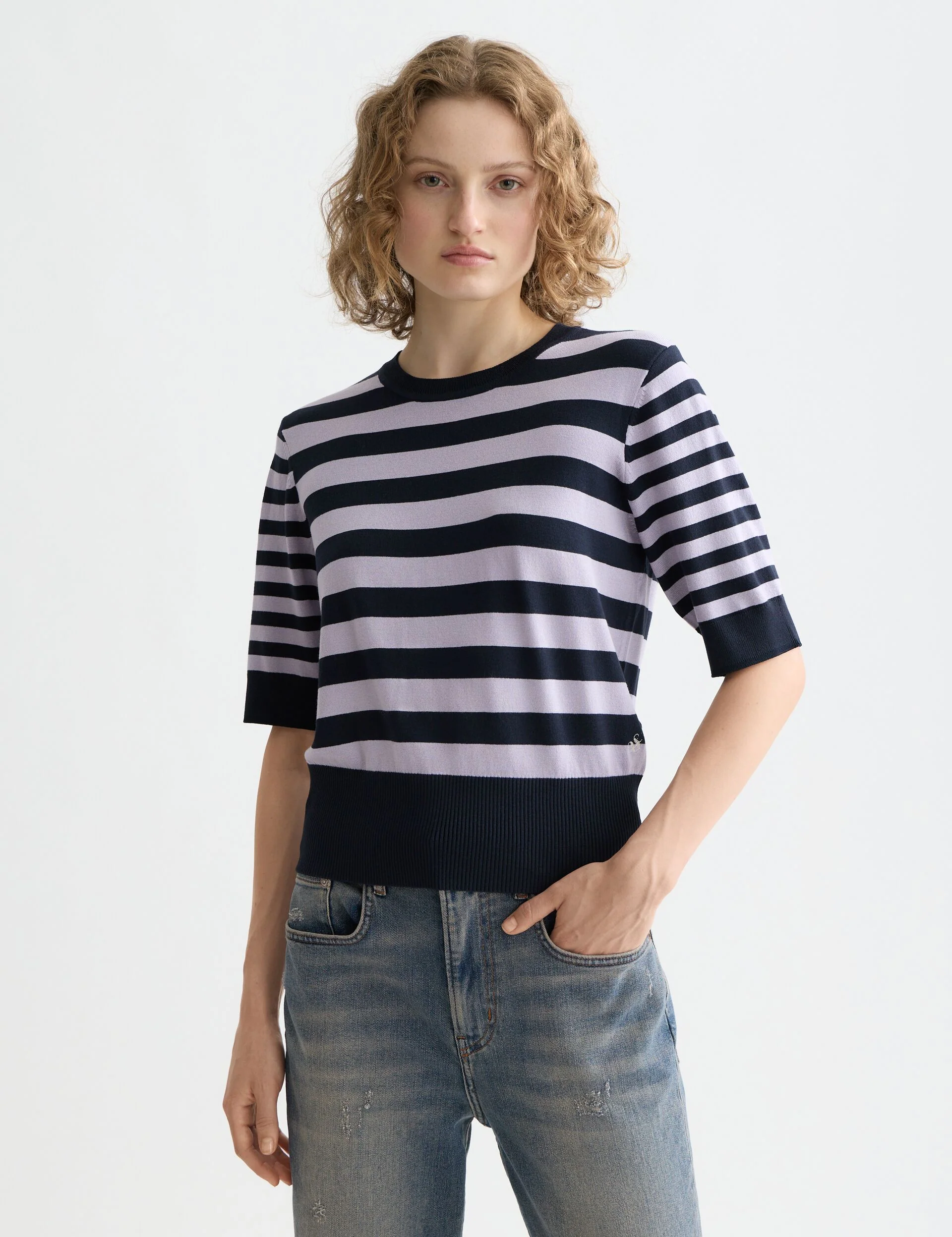 Crew neck short sleeve pullover