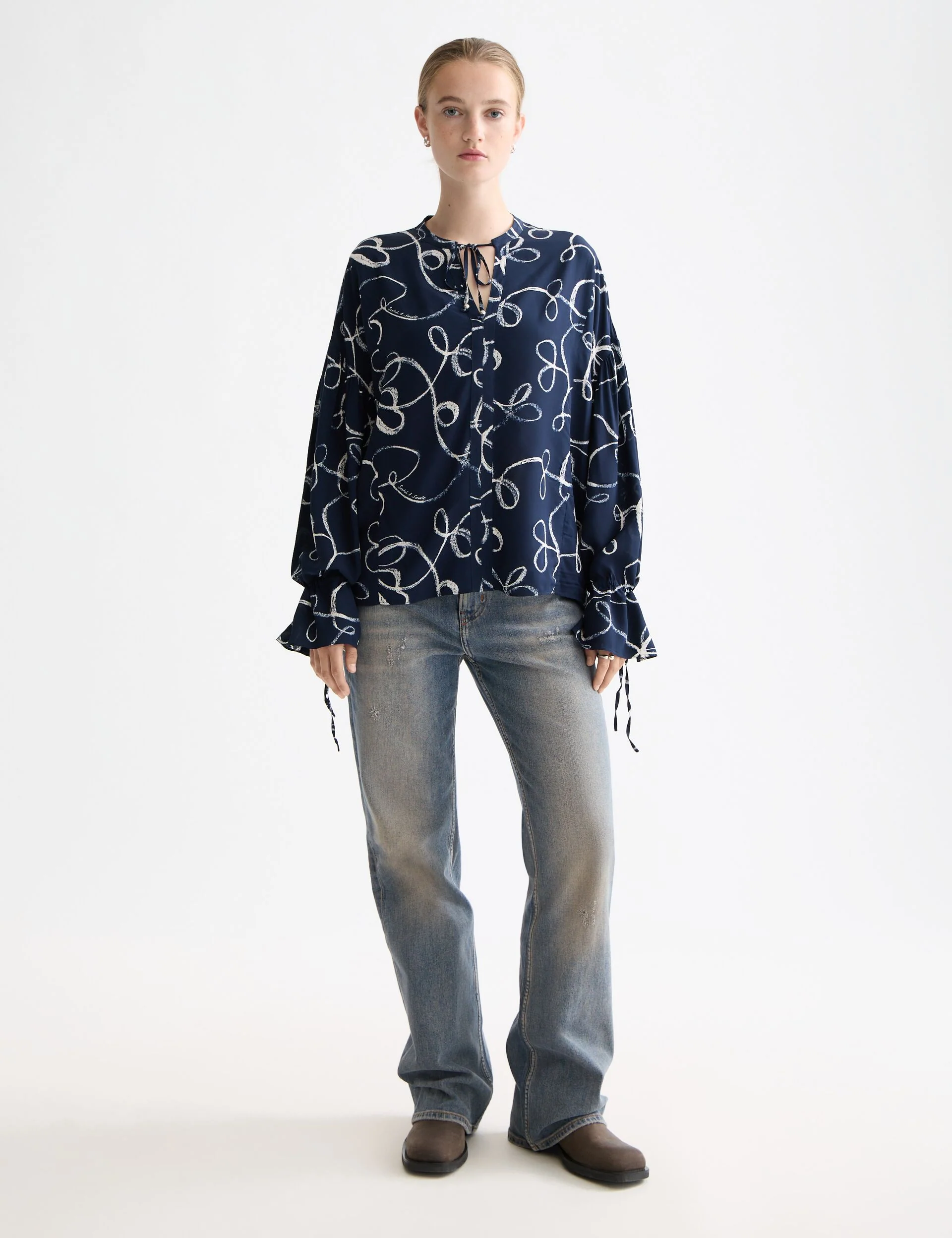 Easy top with draw string cuffs - Image 2