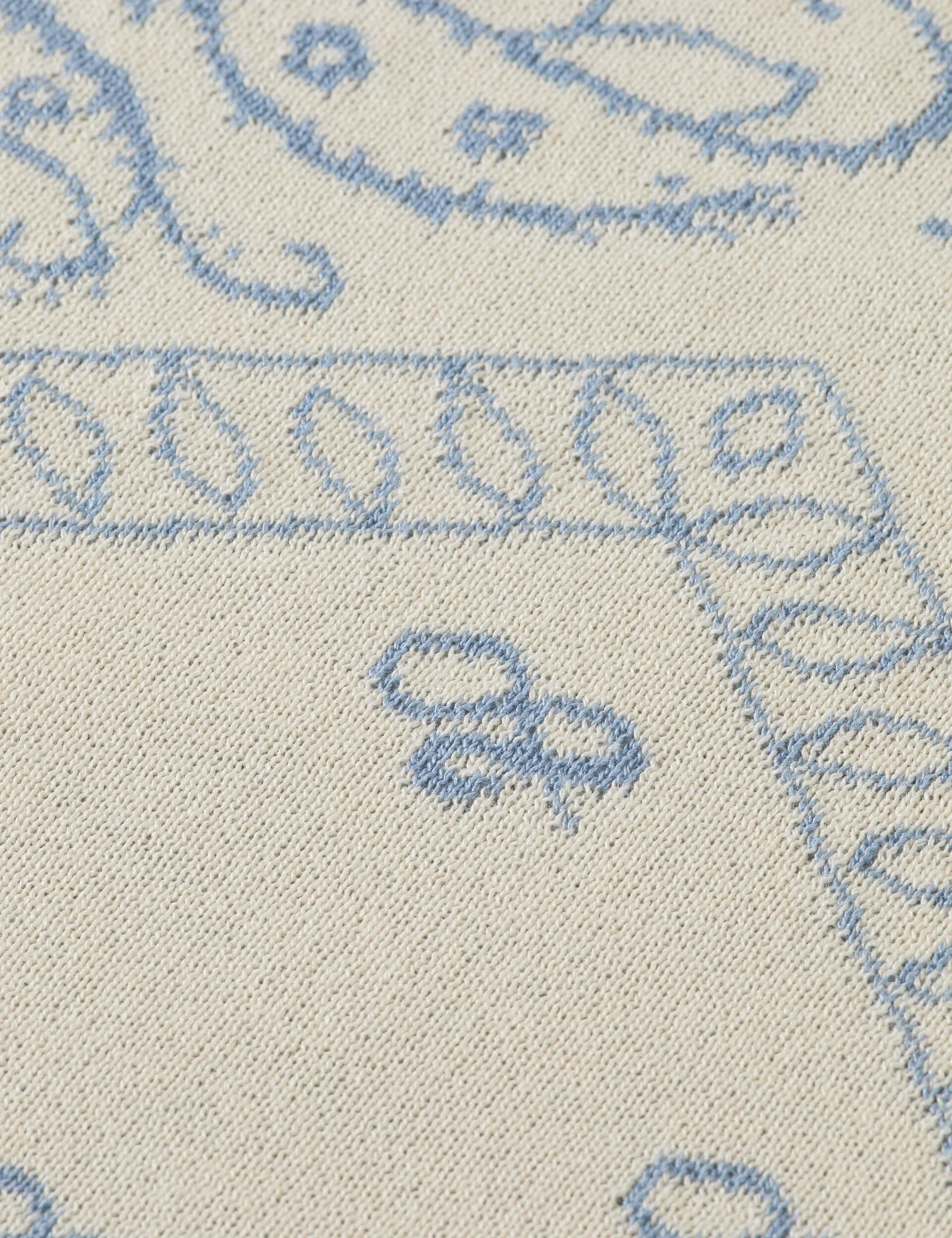 Jacquard knitted triangle scarf - Image 3