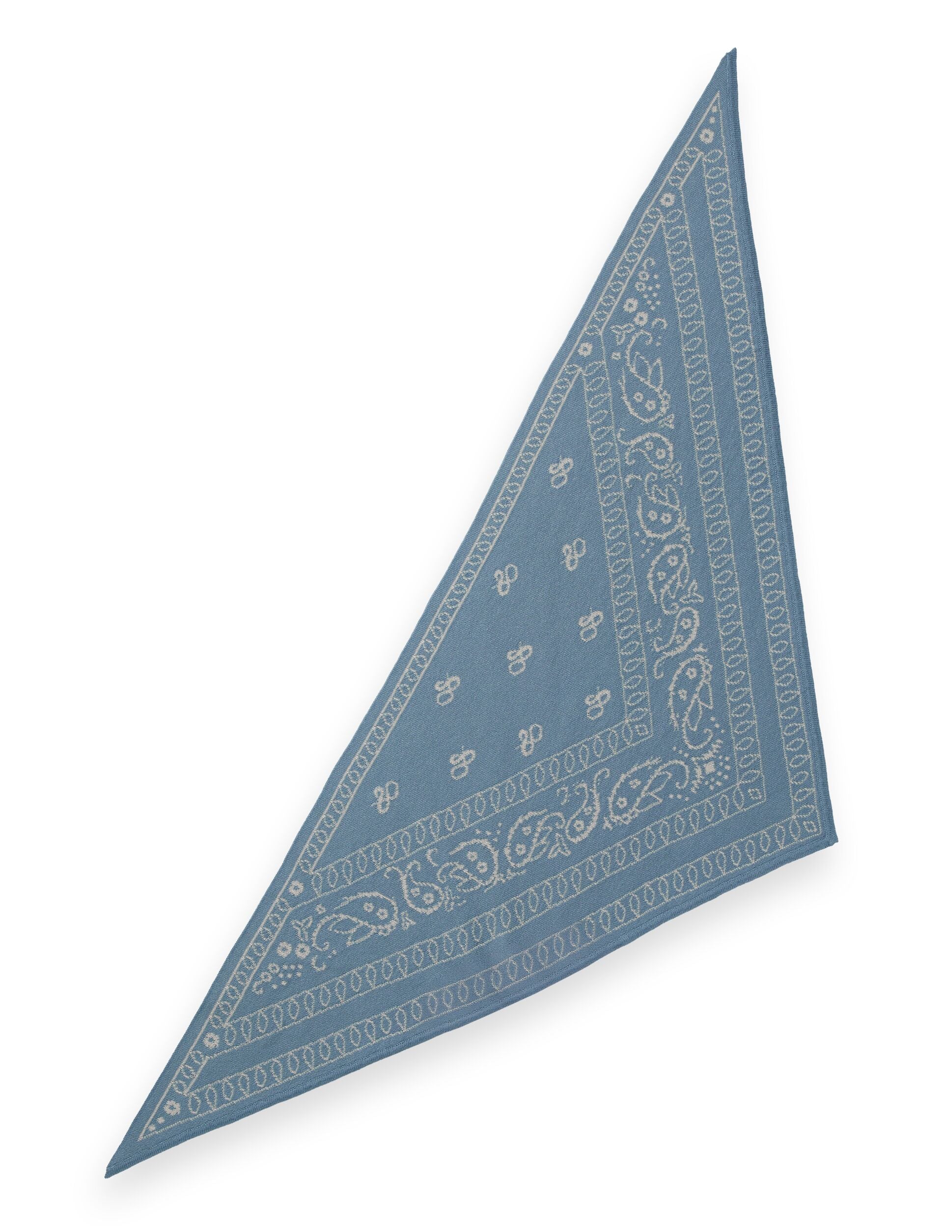 Jacquard knitted triangle scarf - Image 4