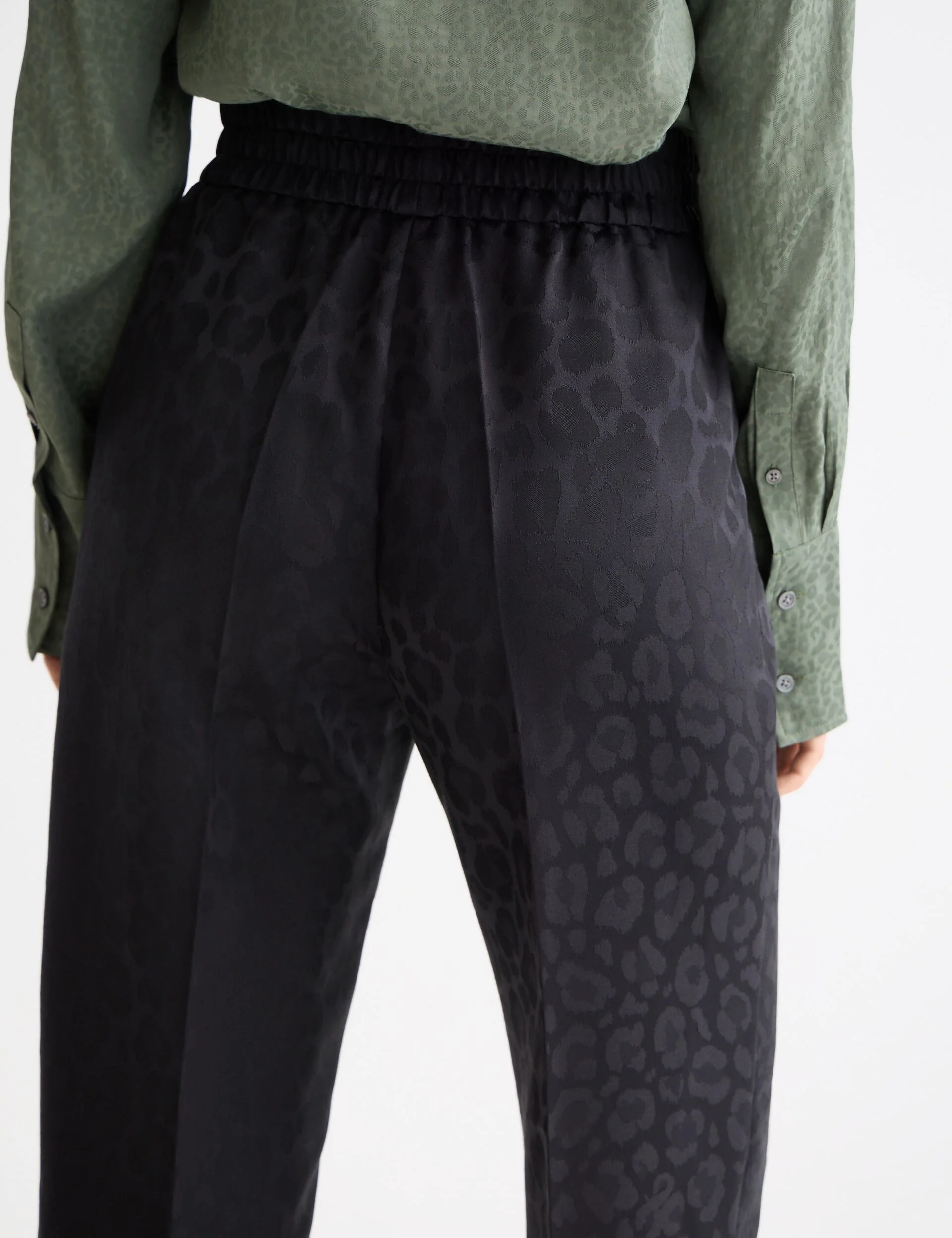 Maia - mid rise tapered leg jacquard pant - Image 4