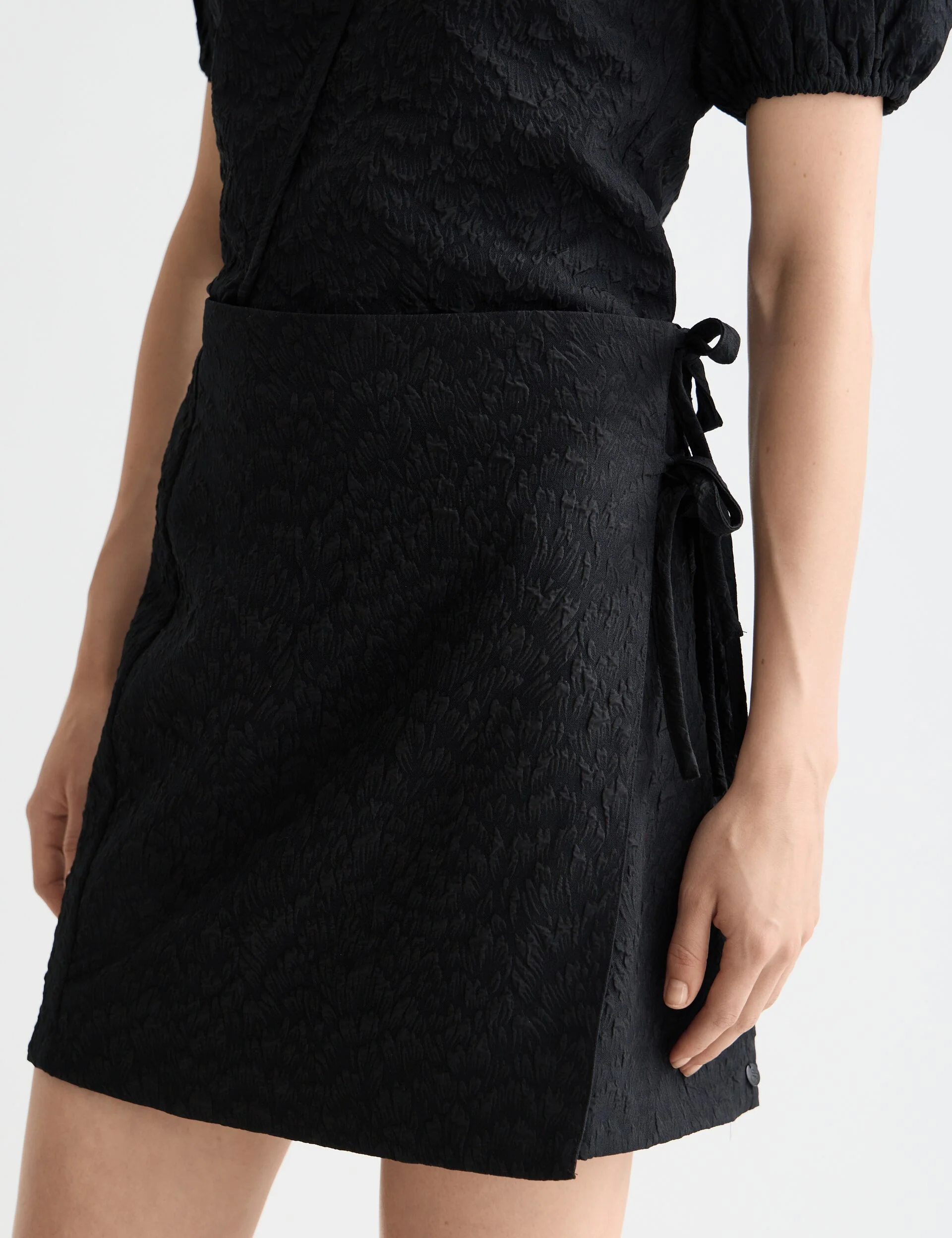 Wrapped and tied mini skirt - Image 4